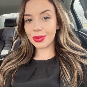 Meet your Posher, Naomi